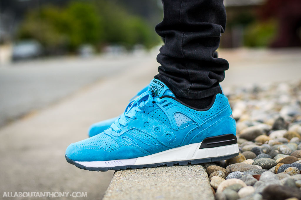 saucony grid sd on feet