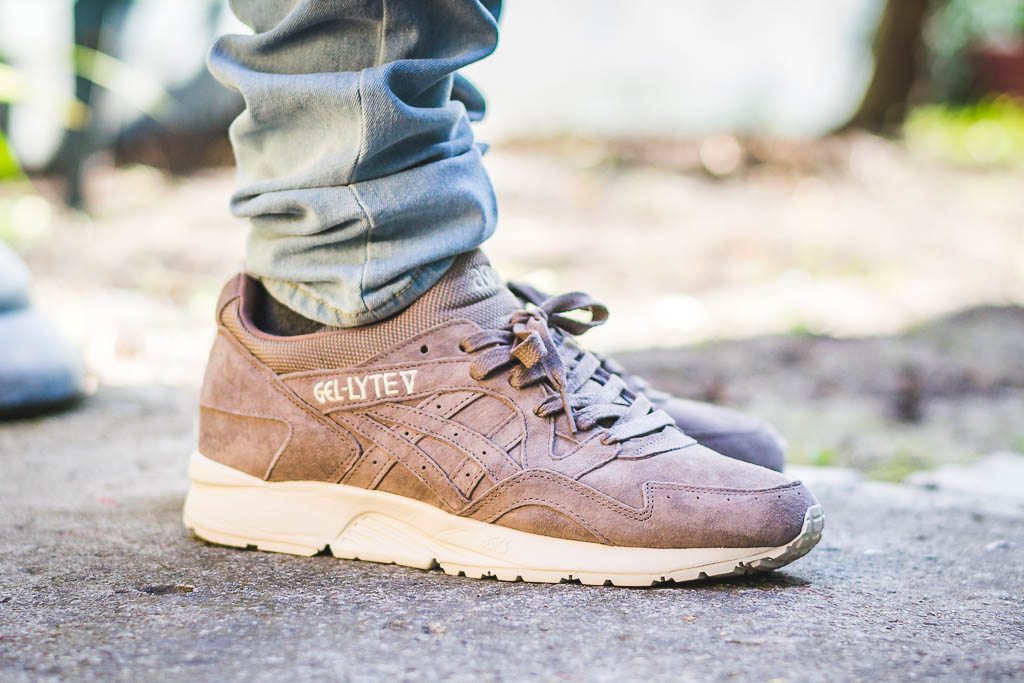 asics gel lyte v taupe grey