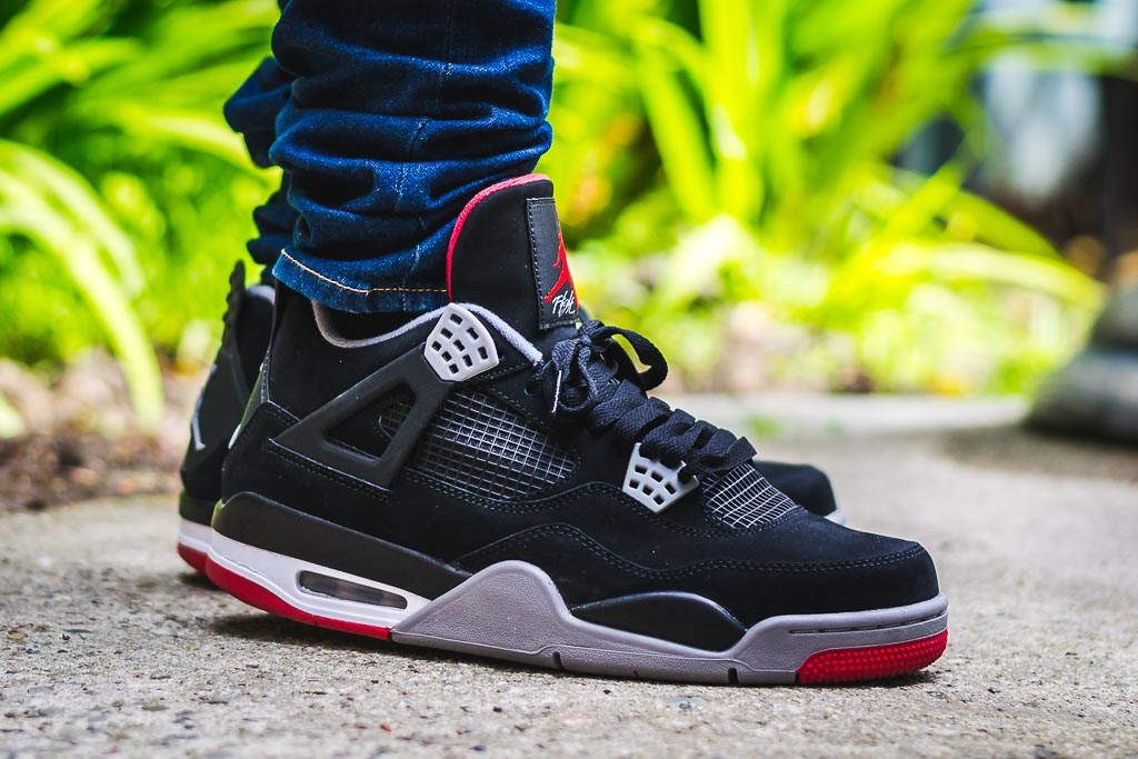 air jordan retro 4 bred on feet