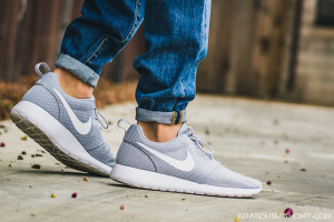 Nike Roshe One Wolf Grey On Feet Sneaker Review