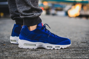 Nike Air Max 95 Stussy Loyal Blue on feet