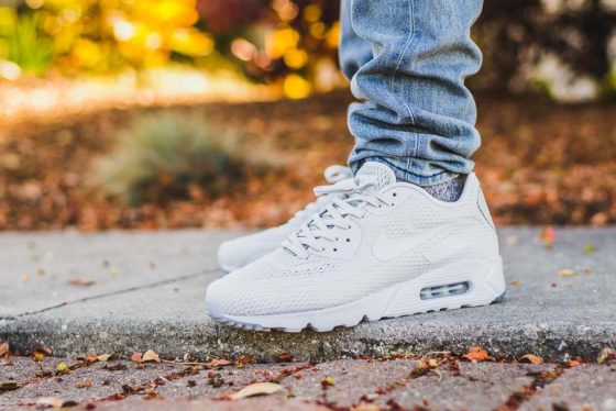 nike air max 90 essential pure platinum