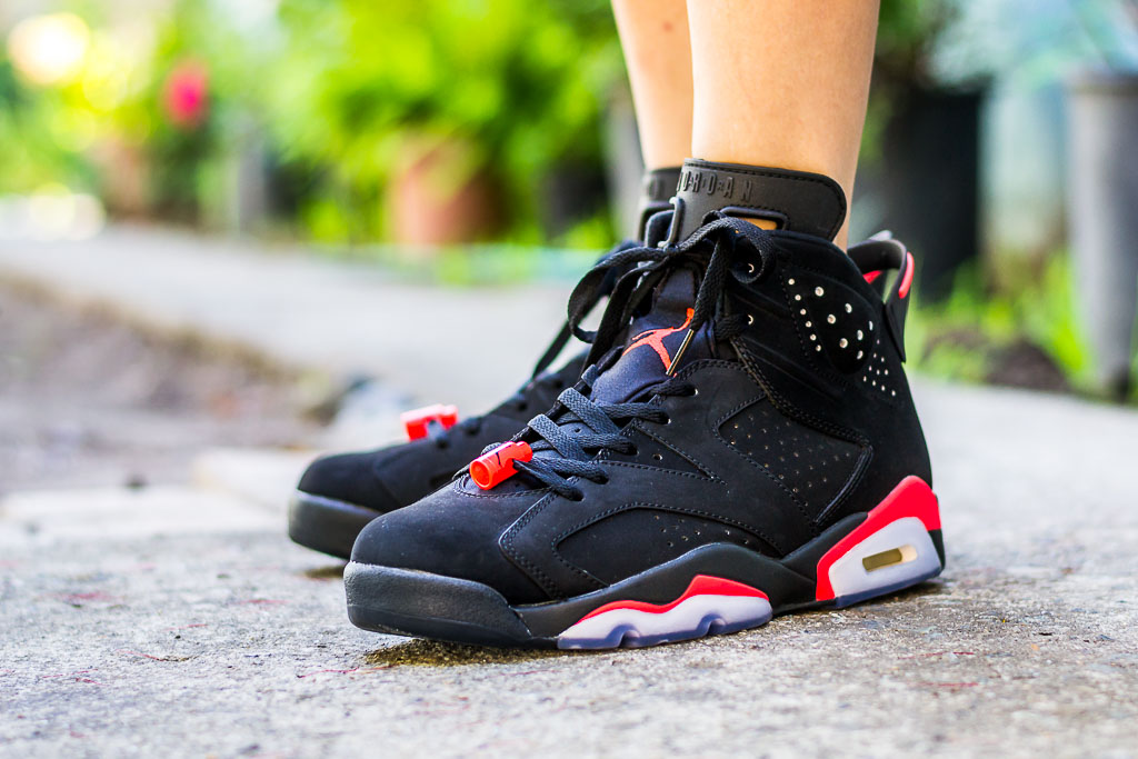 black infrared 6s on feet