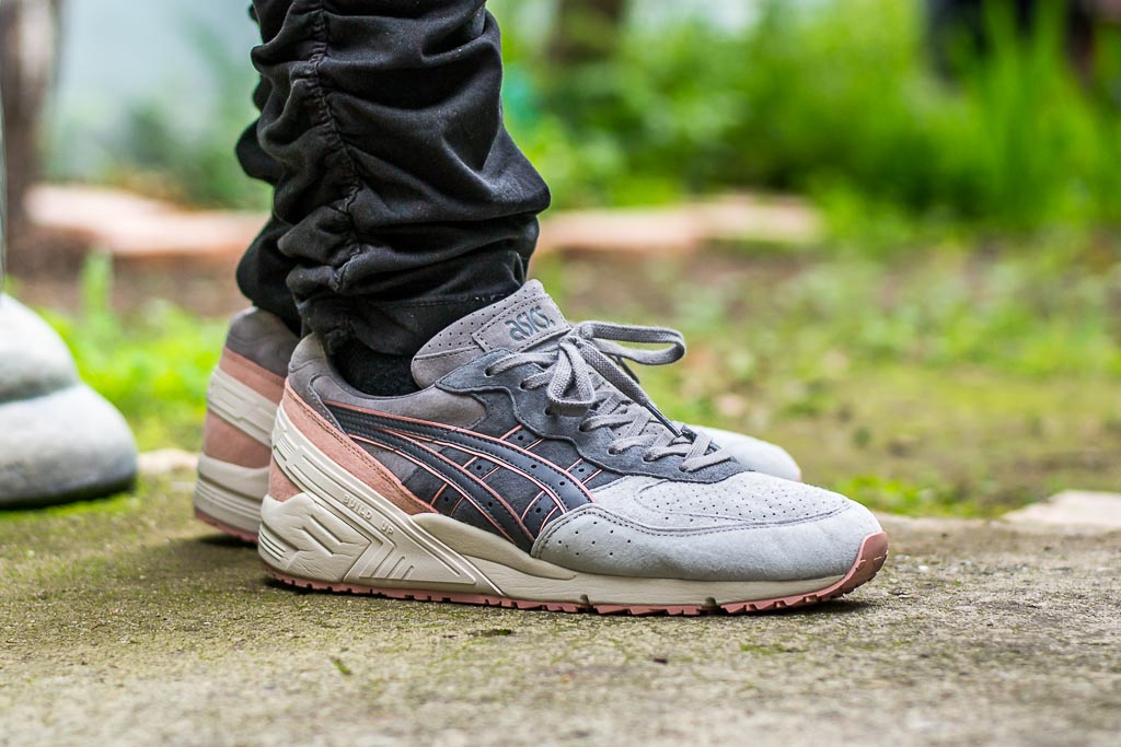 asics carbon grey