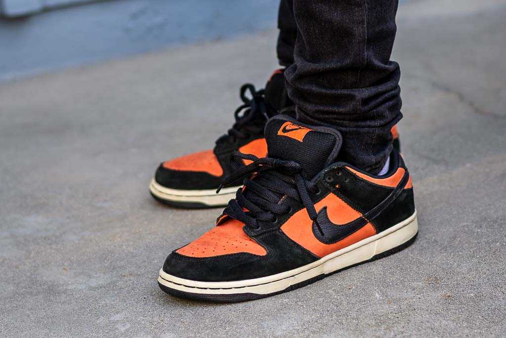 sb dunk orange box