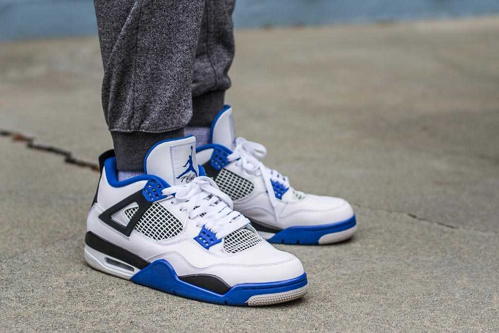 air jordan 4 on feet