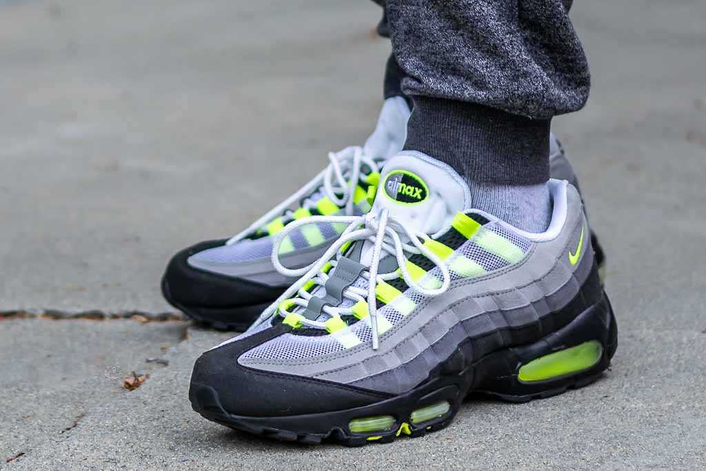 all black air max 95 on feet