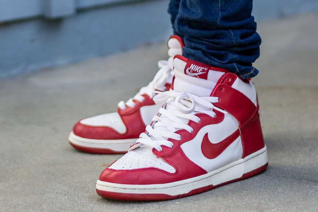 nike dunks high red and white