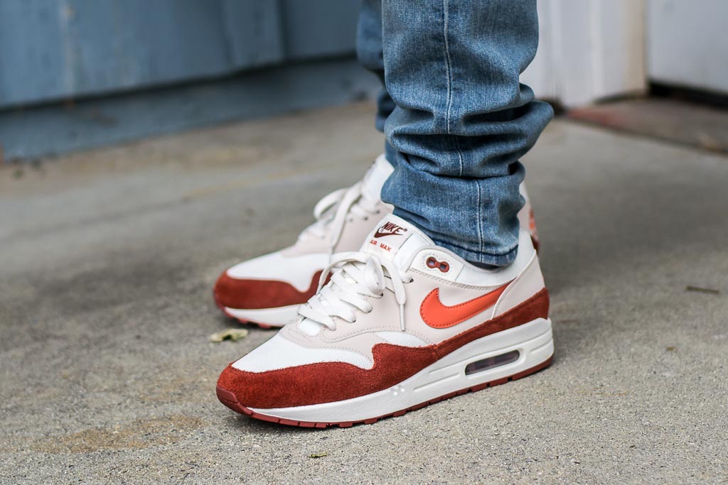 air max 1 mars stone on feet