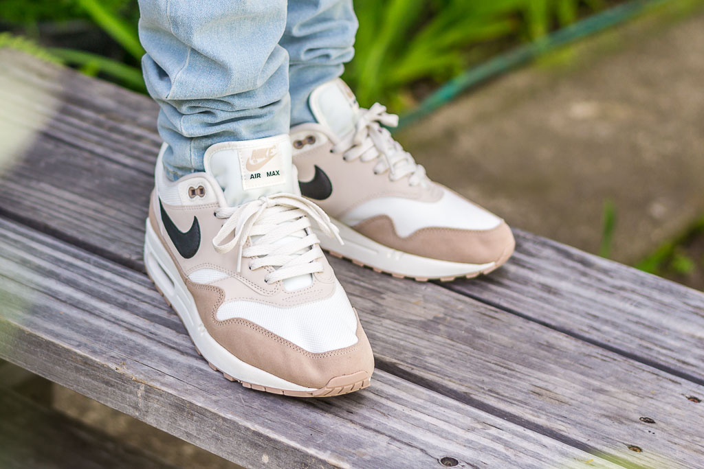 sand air max 1