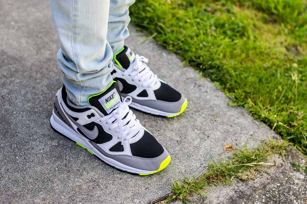 Fácil de leer Martin Luther King Junior Jarra Nike Air Span II Volt On Feet Sneaker Review