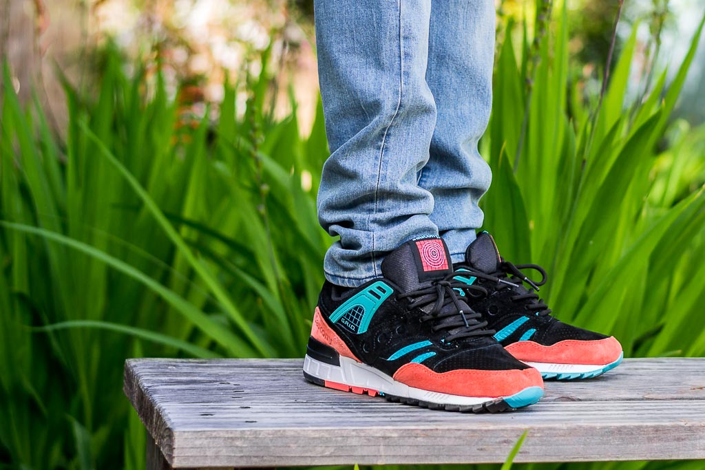 saucony grid sd on feet