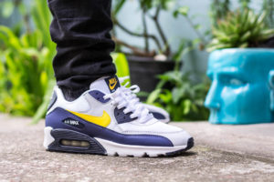 Nike Air Max 90 Essential Blue Recall on feet