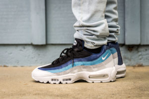 Air Max 95 Noise Aqua on feet