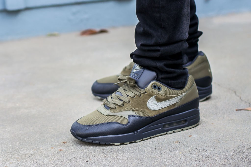 nike air max 1 stucco