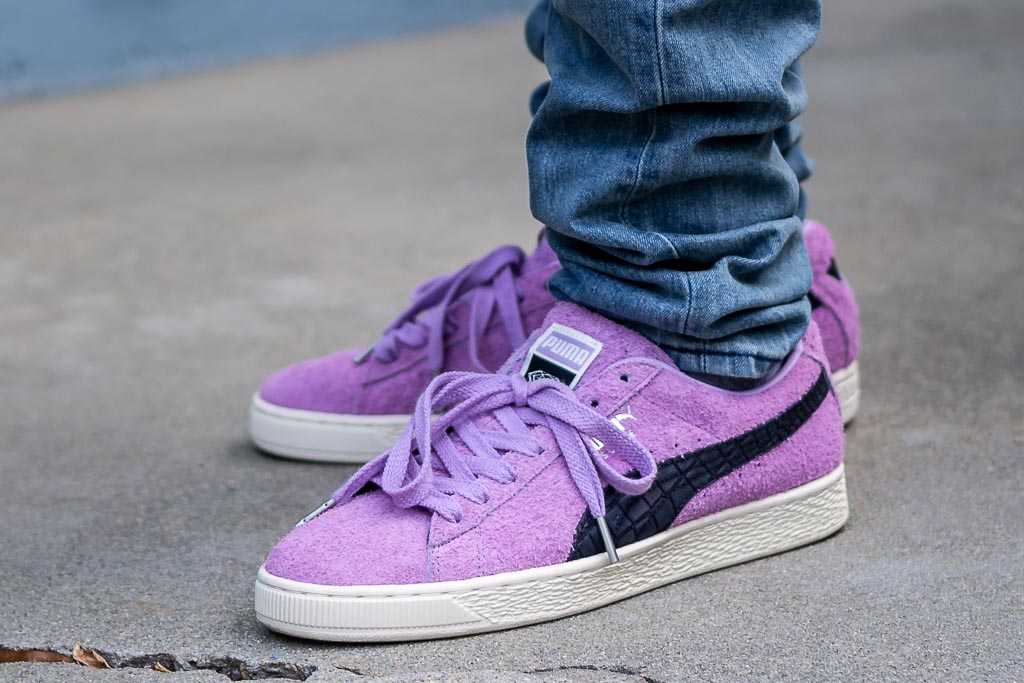 puma suede on feet