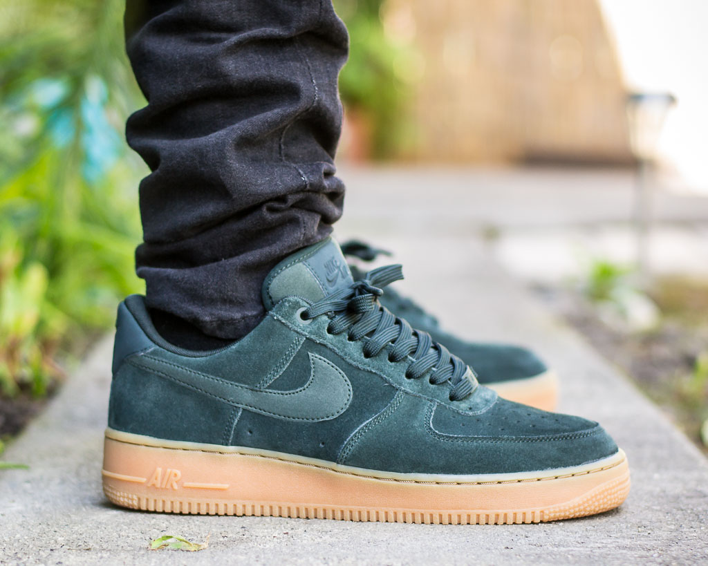 nike air force 1 lv8 trainers outdoor green suede gum