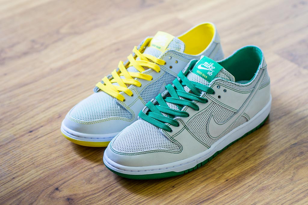 nike dunk mismatch swoosh
