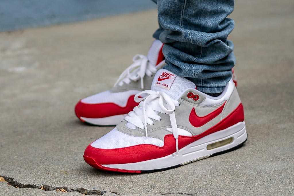 air max 1 og red on feet