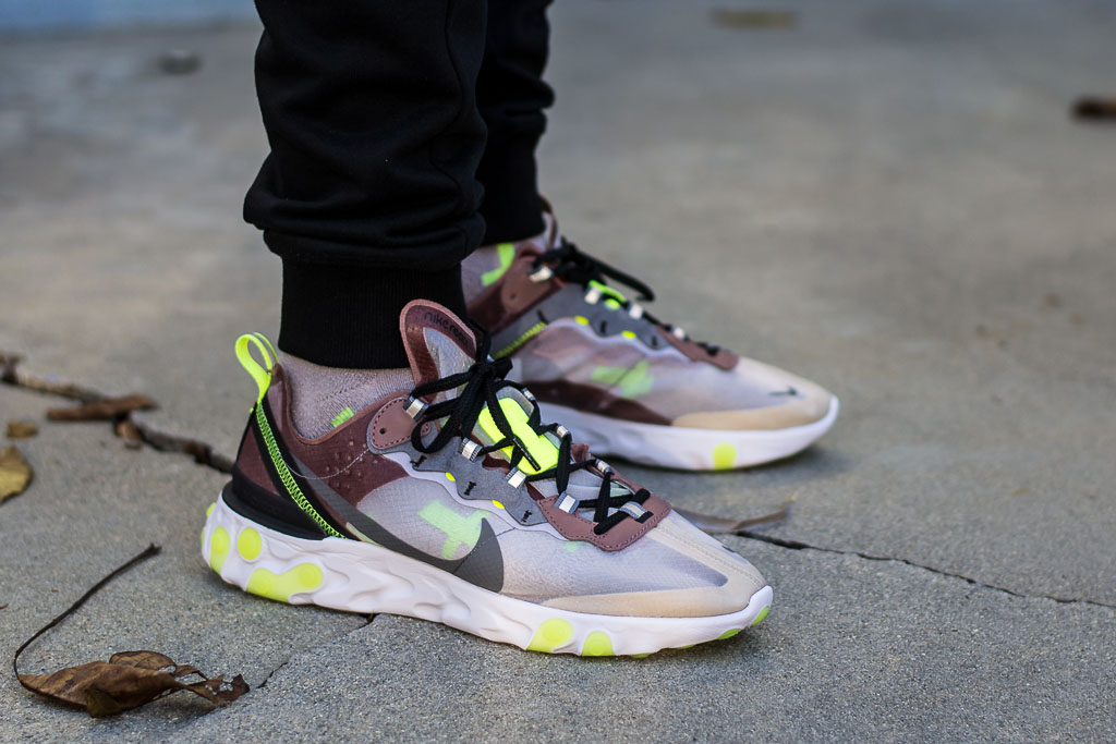 nike react element on feet