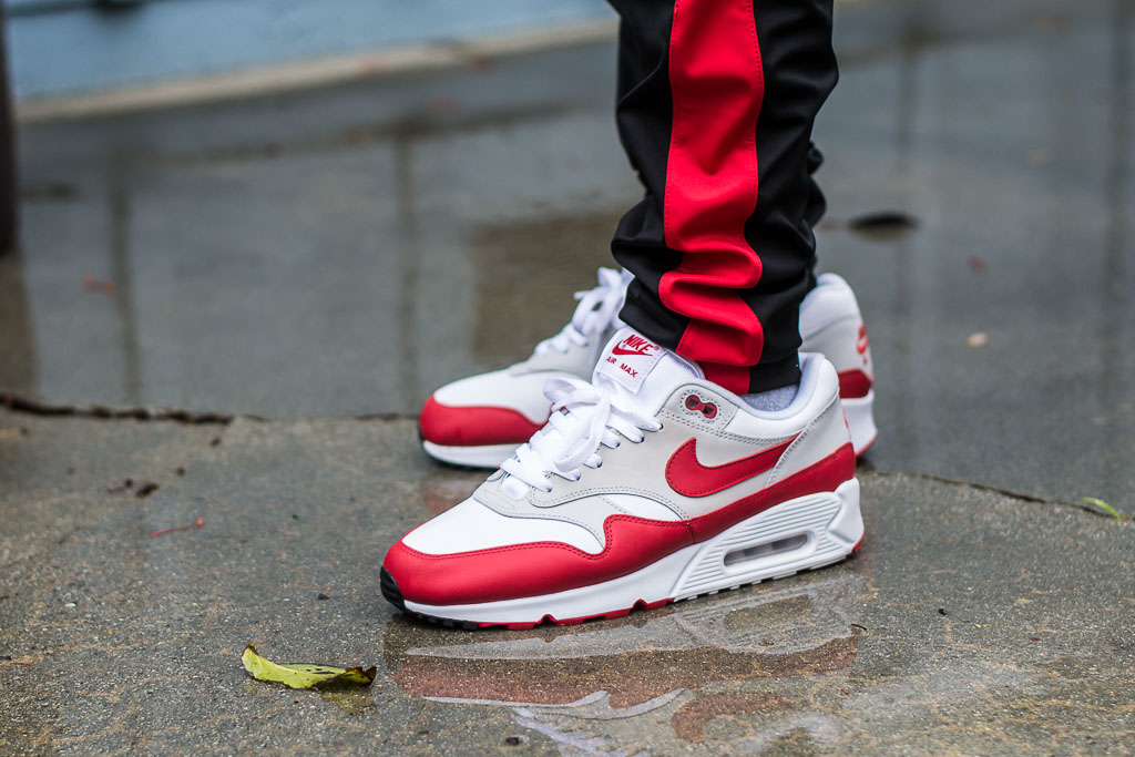 red nike thea on feet