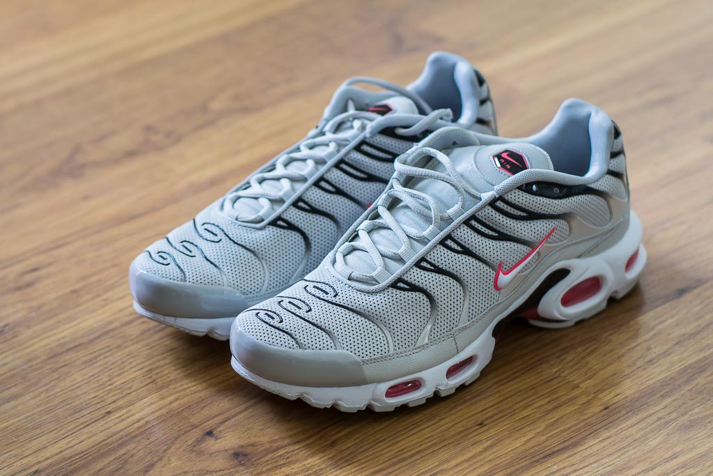 air max plus light bone hot punch