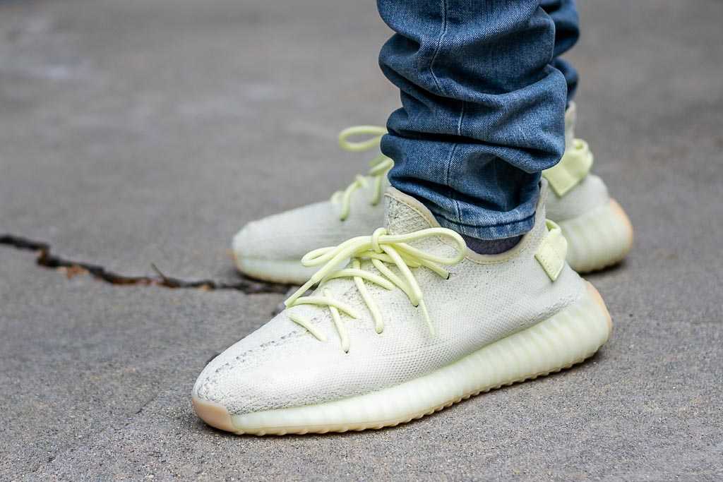 yeezy 350 on feet