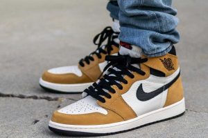 Air Jordan 1 Rookie of the Year Black Laces On Feet WDYWT