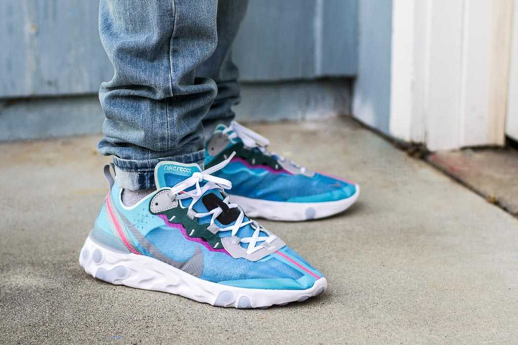 react element 87 on feet