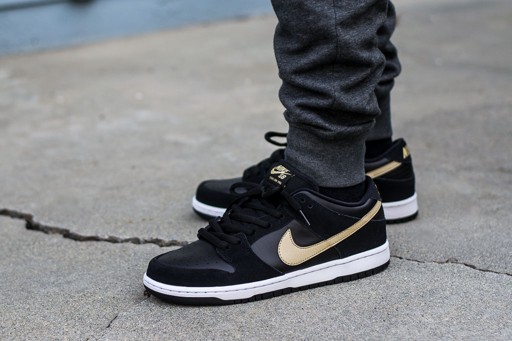 nike sb dunk low pro takashi