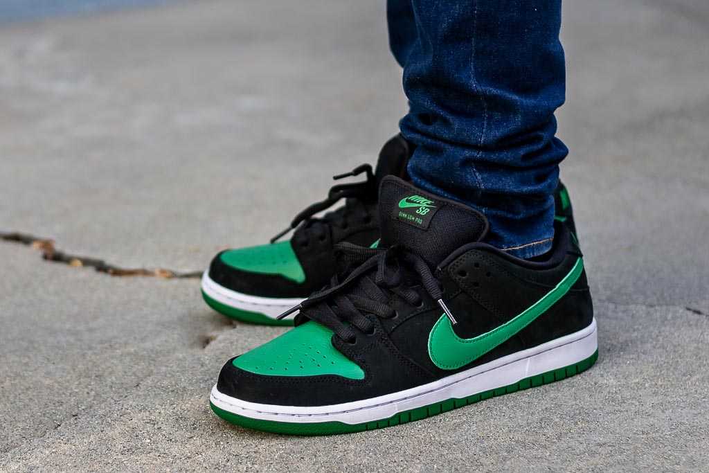 sb dunk low pine green