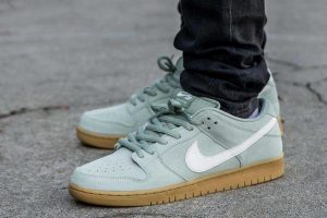 Nike SB Dunk Low Jade Horizon WDYWT On Feet