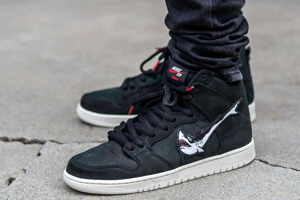 nike shark dunks on feet