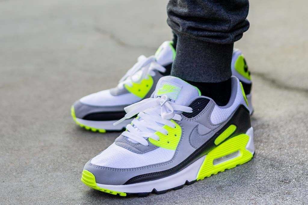 airmax 90 on feet