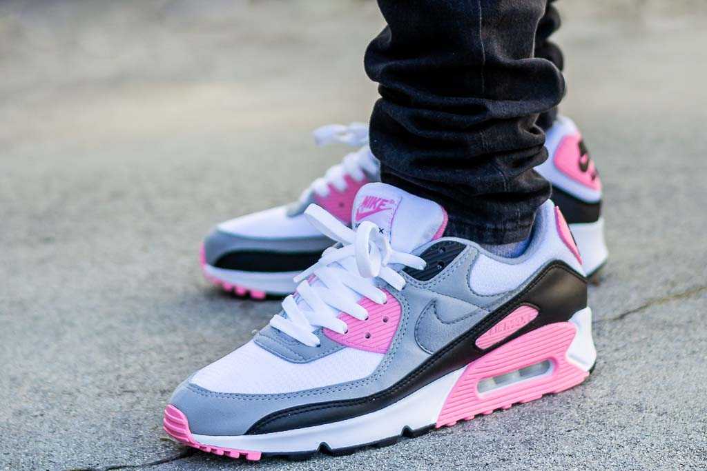 nike air max 90 on feet