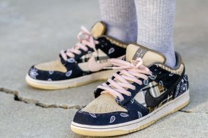 Nike Dunk SB Low Travis Scott WDYWT On Feet pink laces (1)