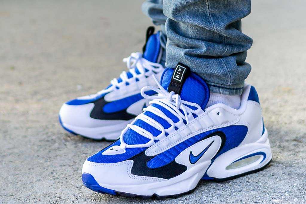 nike air max on feet