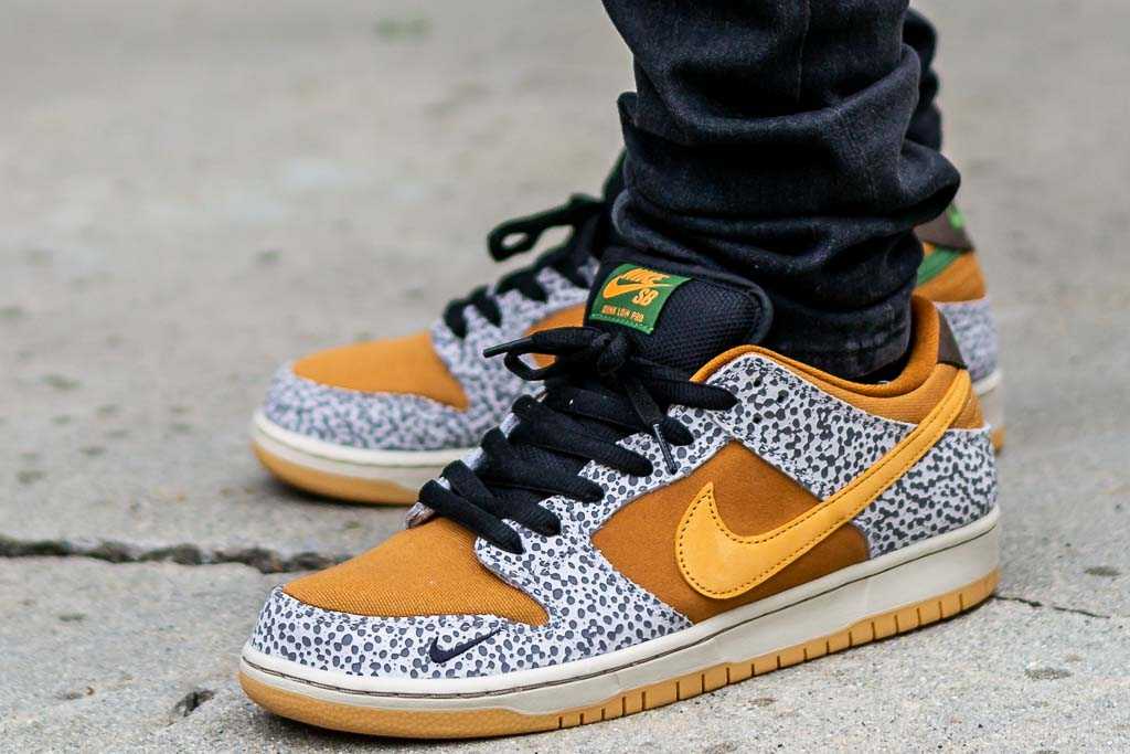 nike dunk low on feet