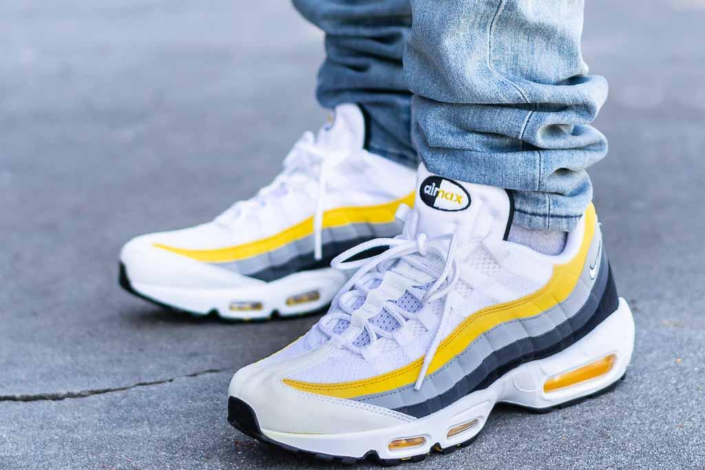 nike 95 on feet