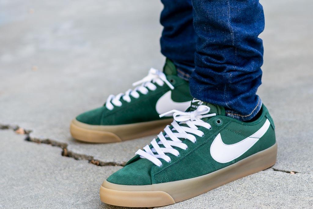 nike blazer low on feet