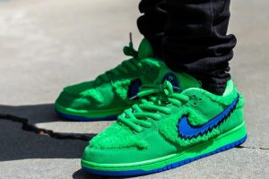 Nike SB Dunk Low Grateful Dead Green Bear WDYWT On Feet