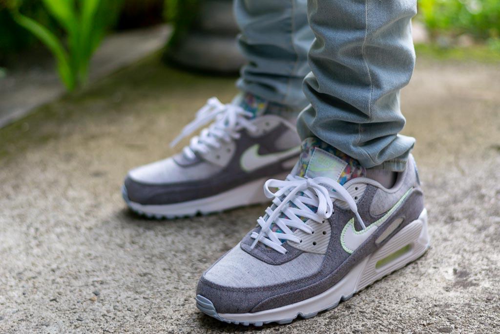 air max 90 grey on feet