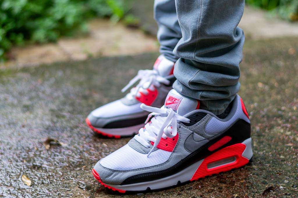 air max 90 red on feet