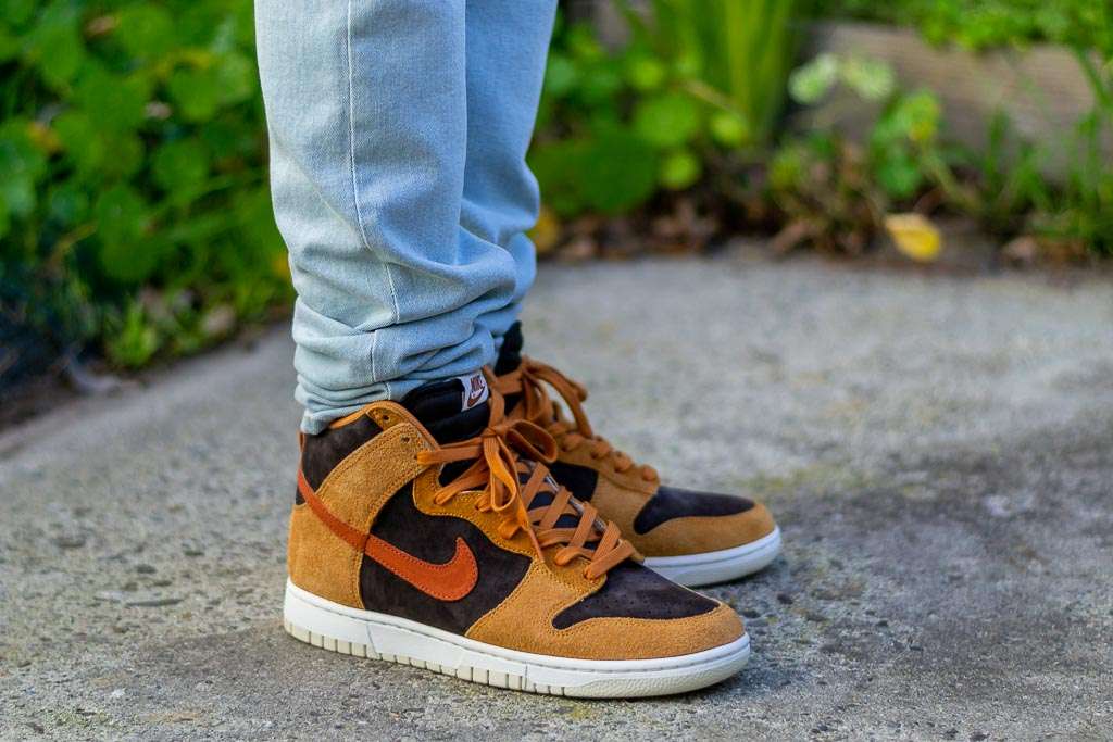 NIKE DUNK HIGH PRM DARK CURRY