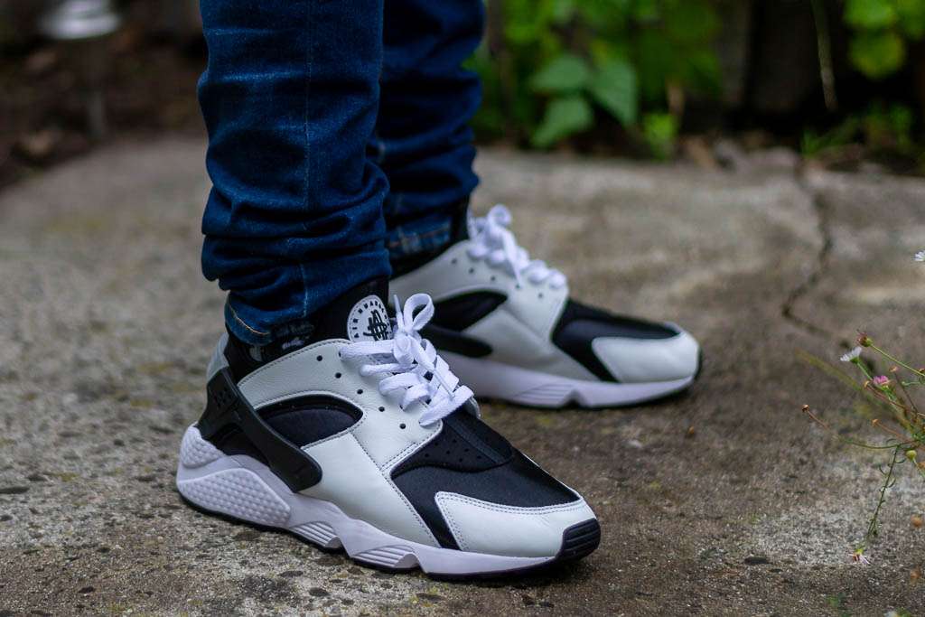 nike huarache white on feet