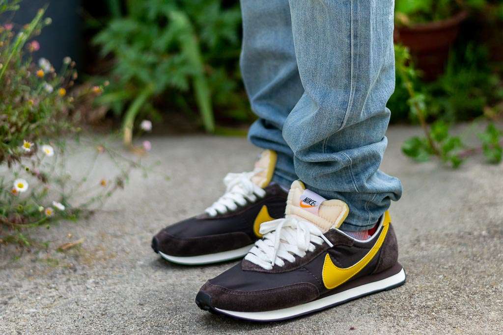 nike waffles on feet