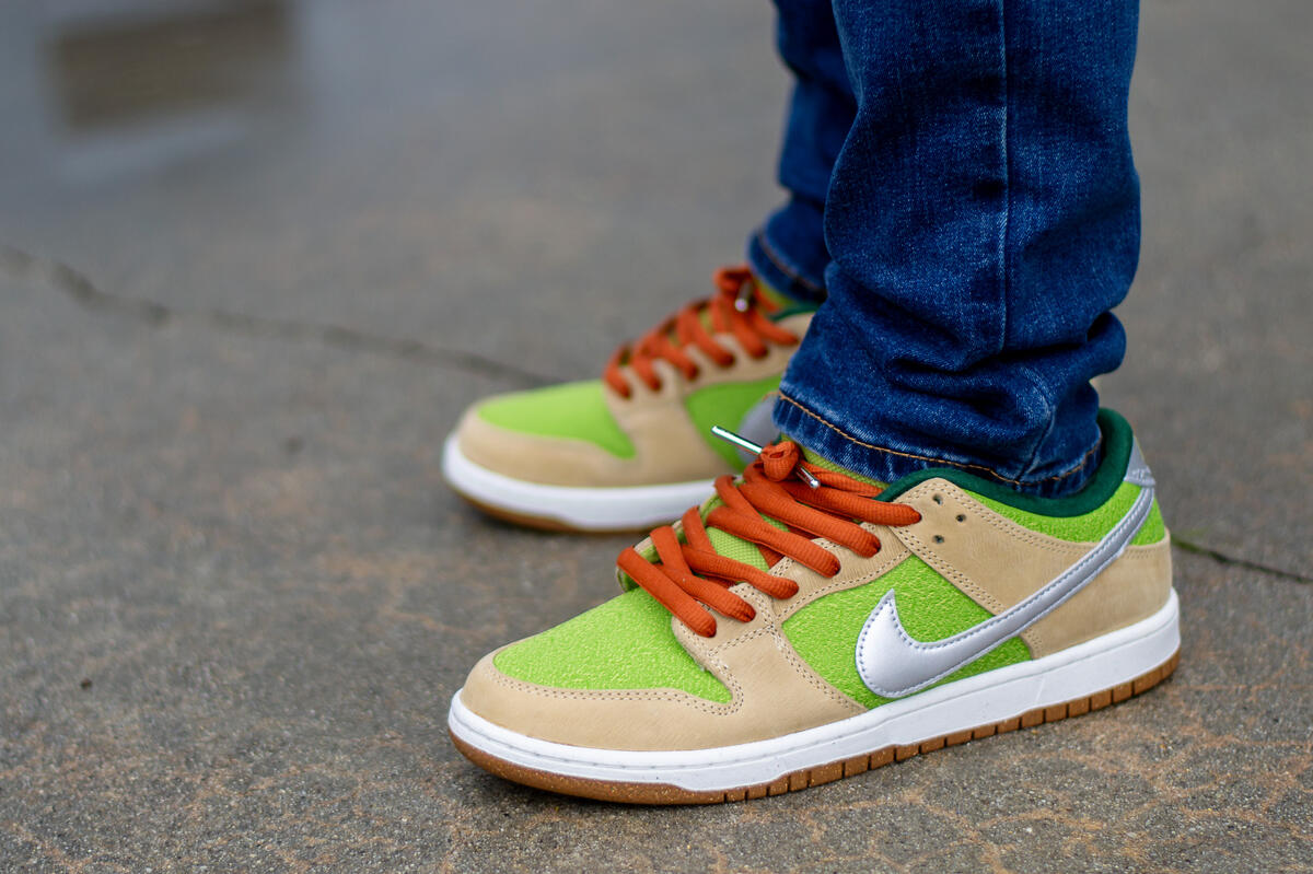 Nike SB Dunk Low Escargot thumbnail