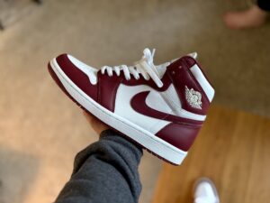 Air Jordan 1 Team Red