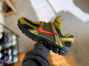 Nike Zoom Vomero 5 Olive Flak Picante Red